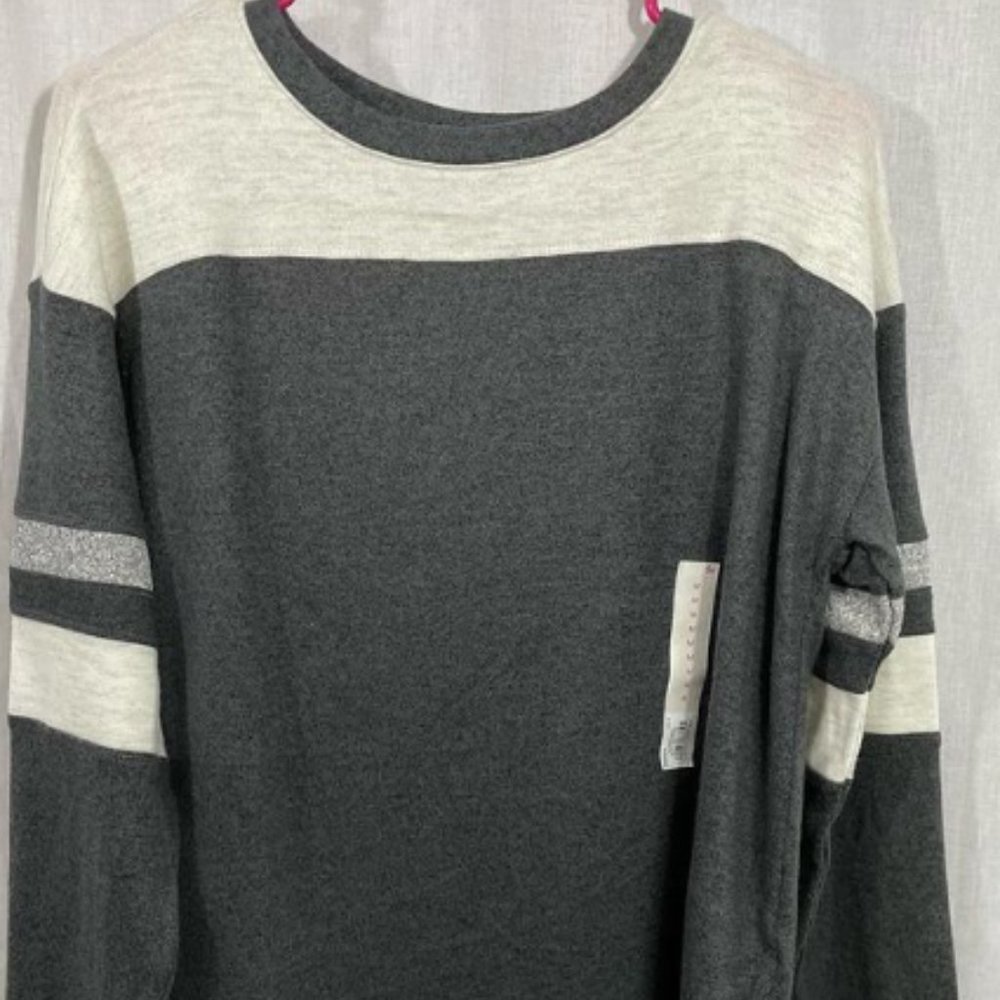 Grey and White Cozy Long sleeve - Size Medium
